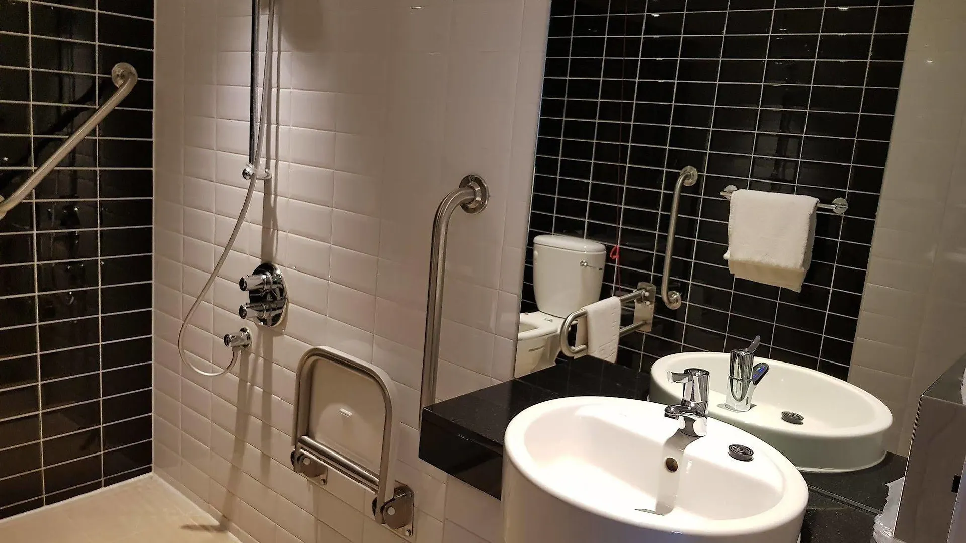 Hotel Holiday Inn Express Wakefield By Ihg